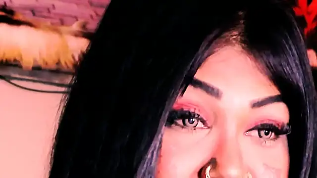 indian_dreamgirl webcam