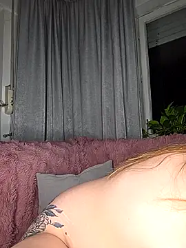 Luna_Lynn Live Webcam on Stripchat