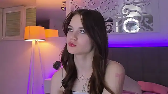 luisaclover - LuisaClover's free webcam - UK Sex Cams