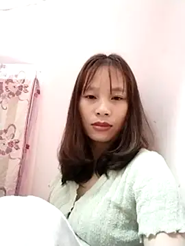 Webcam Model (-Bami-)  is live.Free join now!