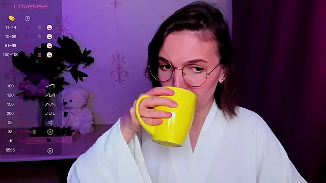 KindHazelHere_ webcam