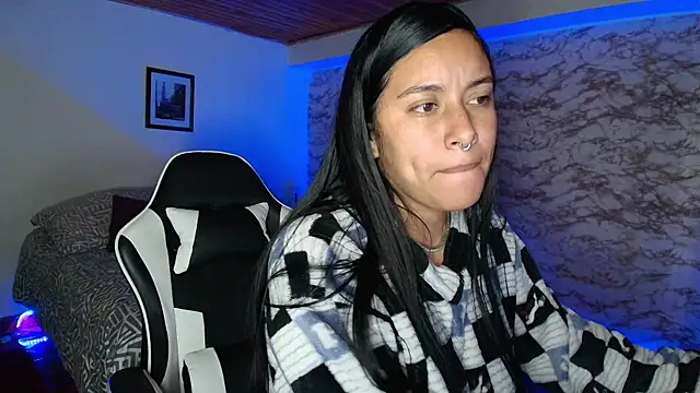 Camila_IRoose webcam