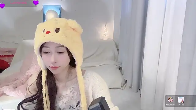 fayebae_11 (F young) - 🎯: 内衣裤 嘴唇👄含住冰块 直到水留下来