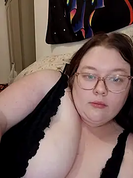 Sexycurvyemilyy webcam