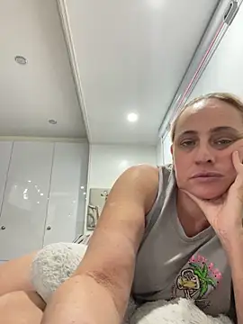 TheSilentCrown webcam