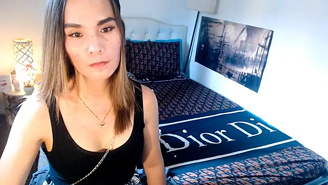 NinaDOM4CUM webcam