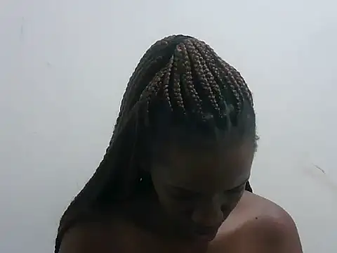 prettybeee - Prettybeee's free webcam