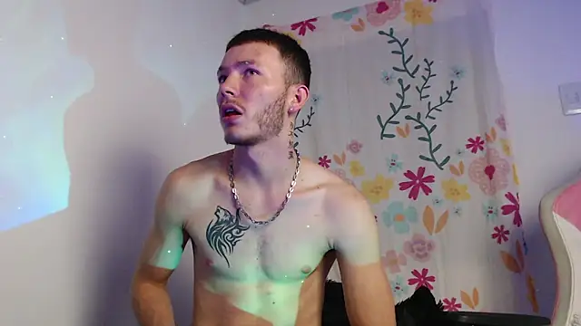 ariana_esteban07 - Ariana_Esteban07's free webcam