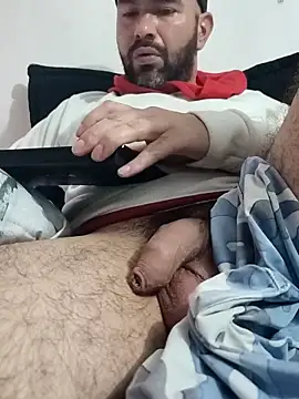 hairyandbigmann live sex cam