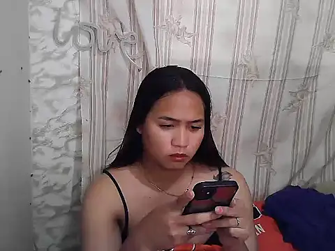 BestCausinEVER2324 webcam