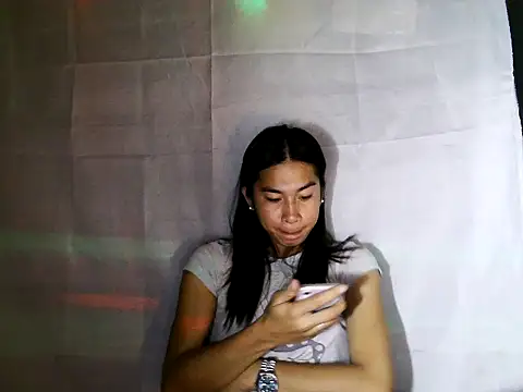 Asian_PrettyAle webcam