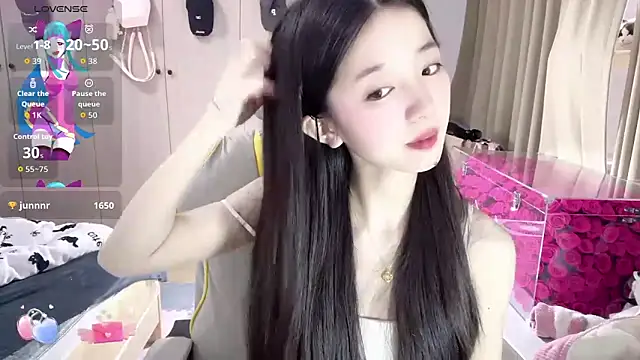 美女OiOi-666在线直播