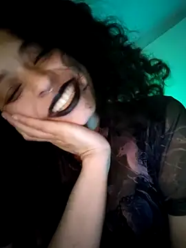 Miss_Carmilla webcam