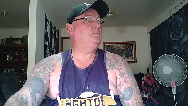 KINKYBLUEYES69 webcam