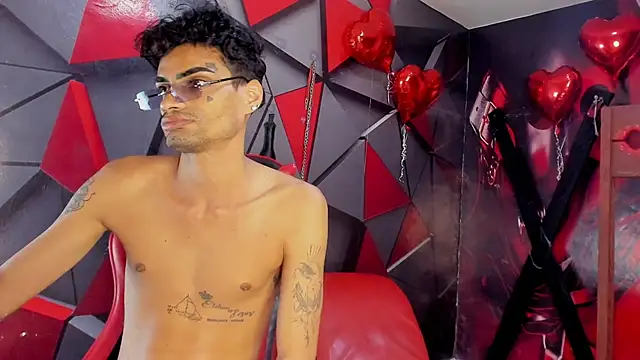 Gay_Red_Room webcam