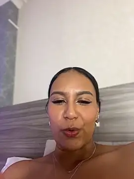 Webcam Model (MiilaBlake)  is live.Free join now!