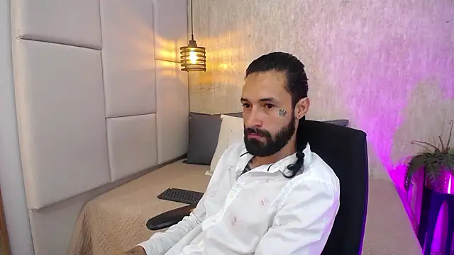 hisoka_011 - Hisoka_011's free webcam