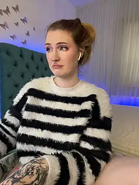 _hesoyam (F teen) - boobs