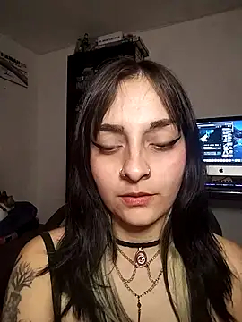 KARINNA__RAVEN webcam