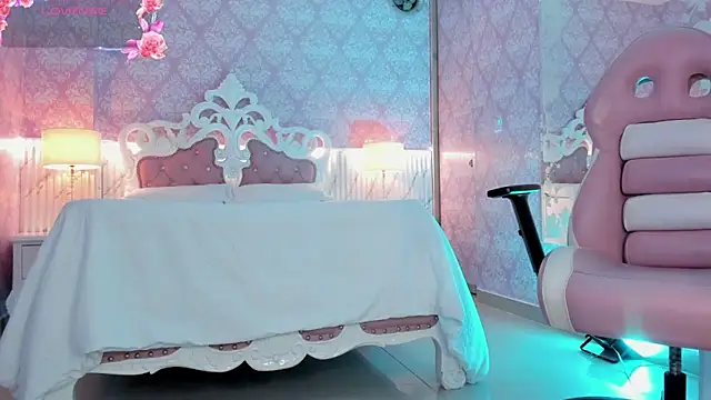 _AdharaSkinny webcam