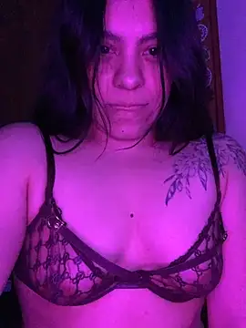 smokydee (F young) - Show tits + Blowjob