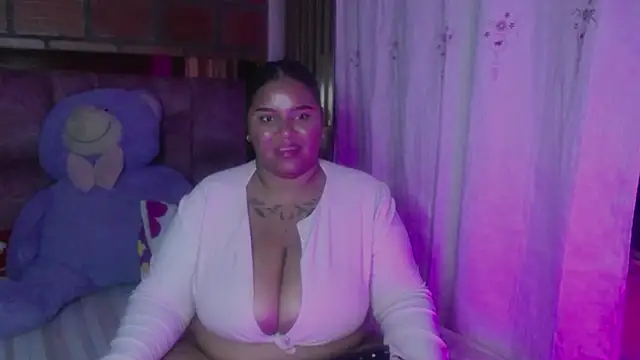 Valentina_belmont webcam