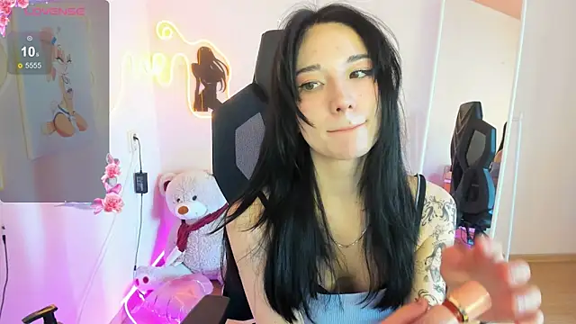 AliceeinWonderlanddd webcam