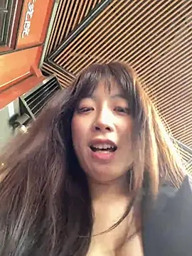 美女yourkeer在线直播