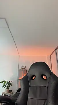 sebastian_reed (M young) - 🍑Move your ass slow👄