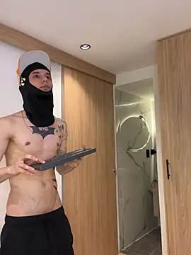 thebatmansion (Ask my age) - 🔥❤️OMGG YESS 🔥❤️ SO HOT