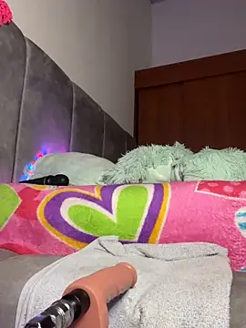 aly_ix (F teen) - Fuck my pussy + cum harder