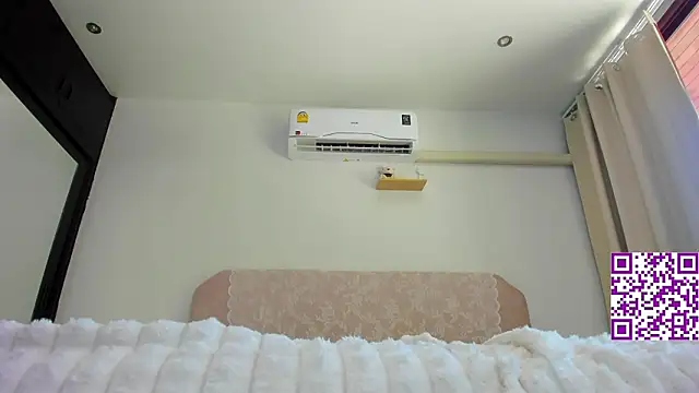 YourElizabethh webcam