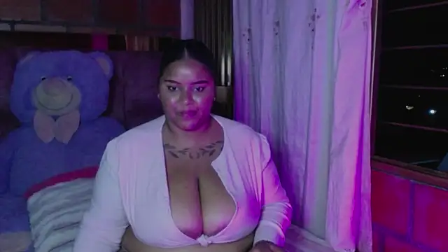 Valentina_belmont webcam