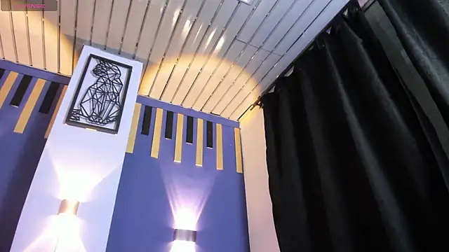 RebeccaBourbon webcam