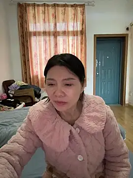 美女xiiuuff18在线直播