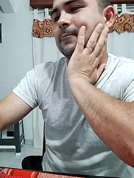 bradd_32 (M young) - HANDJOB+CUMSHOT CLOSE UP