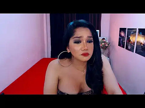 UrScreenGoddess live sex cam