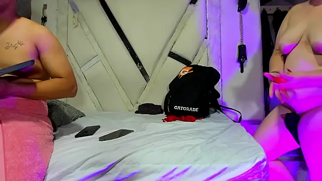 EvelynAndMason live sex cam