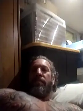 aceticpinscher - AceticPinscher's free webcam