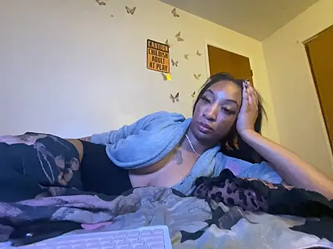 Webcam Model (LeBimbo)  is live.Free join now!