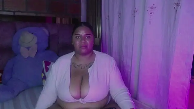 Valentina_belmont webcam