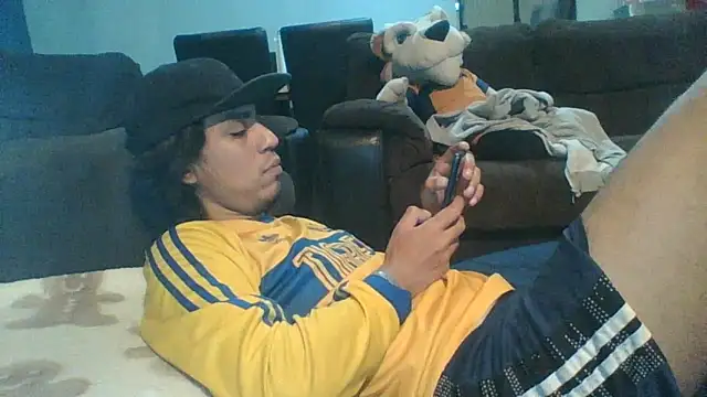 AlexAlejandro13 webcam