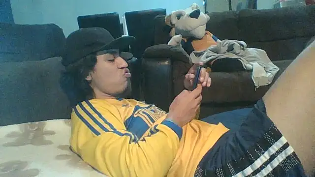 AlexAlejandro13 webcam