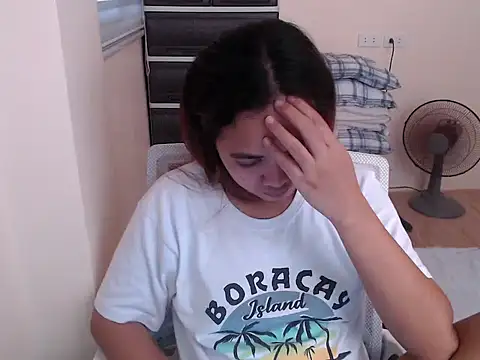 xTheLastVIRGINx webcam