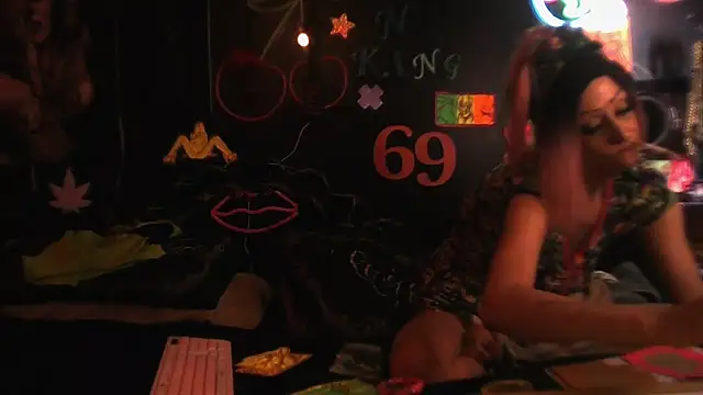 daddyandsplashqueen (Ask my age) - Bend Over And Shake This Ass For U