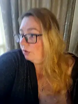 Iceprincess2bad4u live sex cam