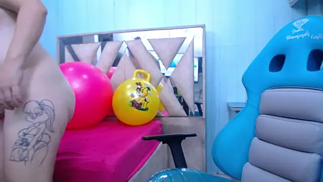 allison_max_tattoo webcam