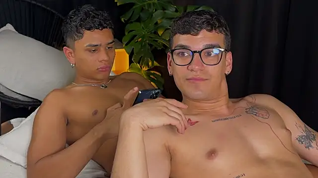 eros_and_alan - EROS_AND_ALAN's free webcam