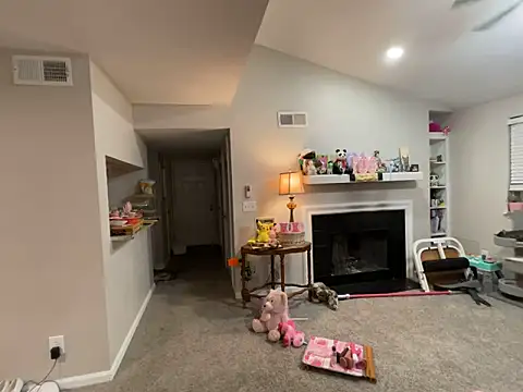 pink_mink21 - Pink_mink21's free webcam