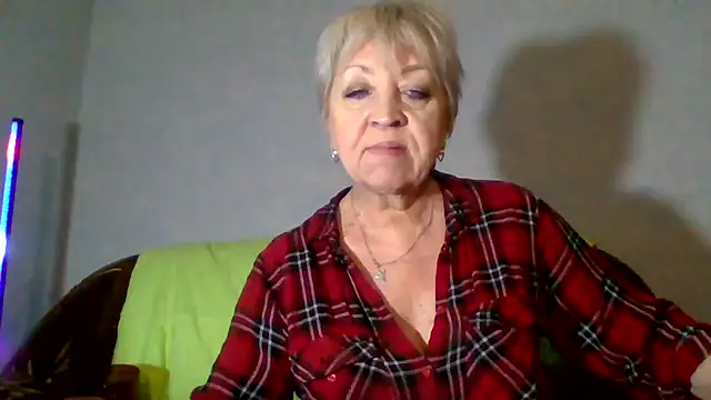 dianaqdream (F mature) - striptiz